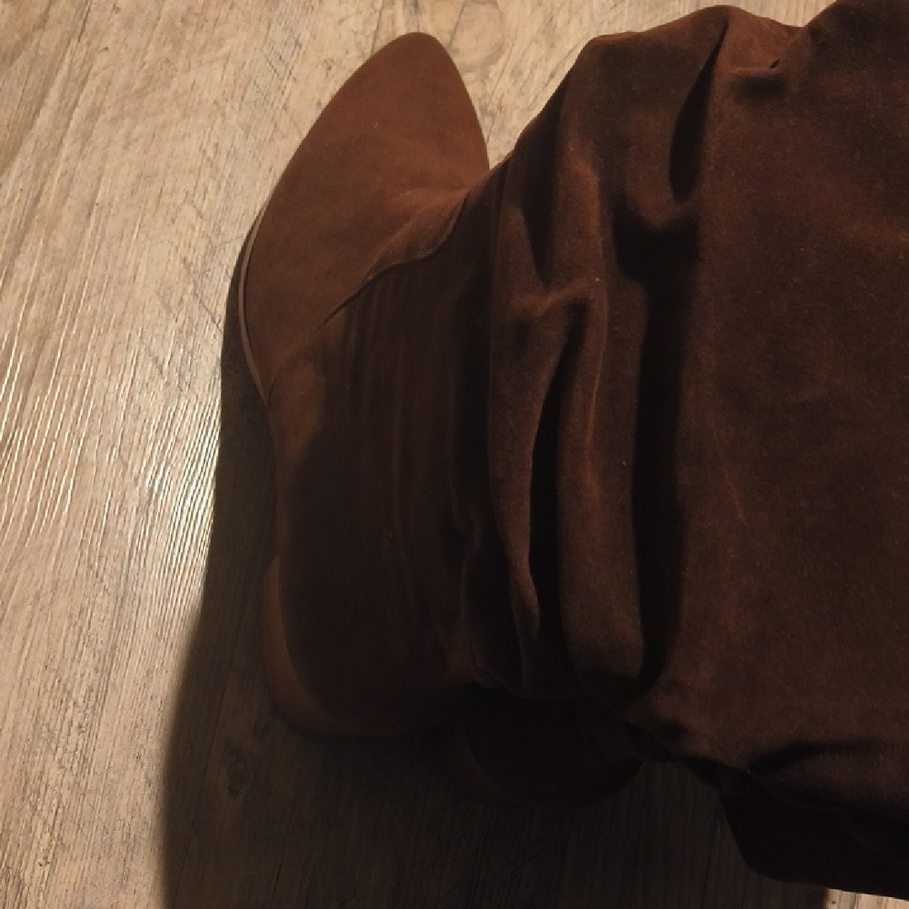 Chic Brown Suede Heeled Boots